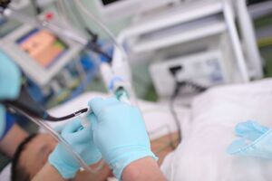 В больницах от COVID-19 лечатся 848 человек, из которых 40 – дети