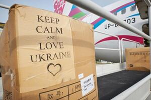Самолеты с товарами против пандемии курсируют между Китаем и Украиной с марта