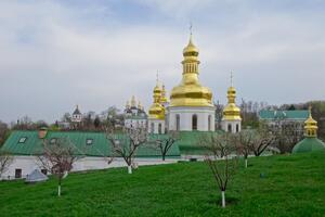 Лавру зачинили на карантин