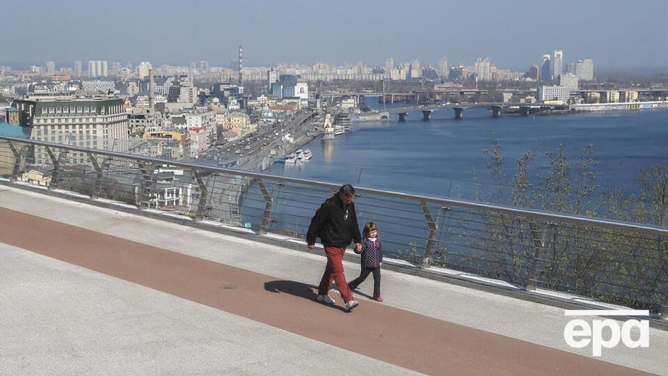 В Украине коронавирусом заразились почти 2 тыс. человек