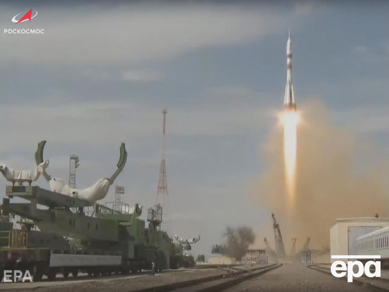 Новая ракета-носитель вывела на орбиту космический корабль с тремя людьми на борту