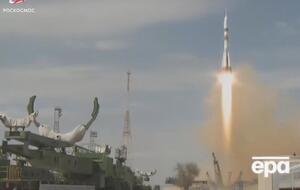 Нова ракета-носій вивела на орбіту космічний корабель із трьома людьми на борту