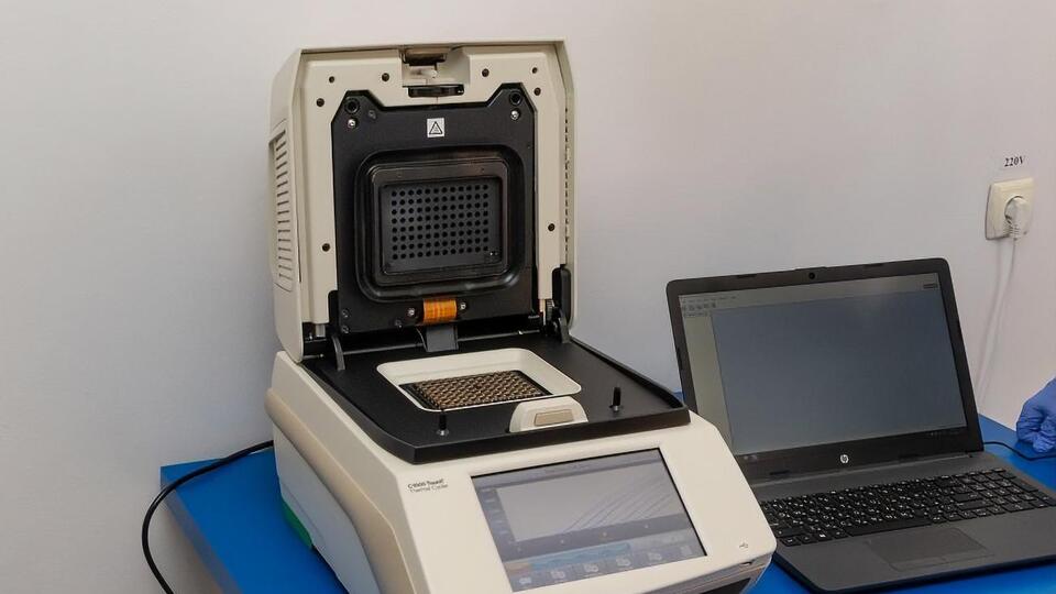 Системи CFX96 до 17 квітня також передадуть обласним лабораторним центрам та лікарням у Житомирі, Івано-Франківську, Львові, Сумах та Чернігові