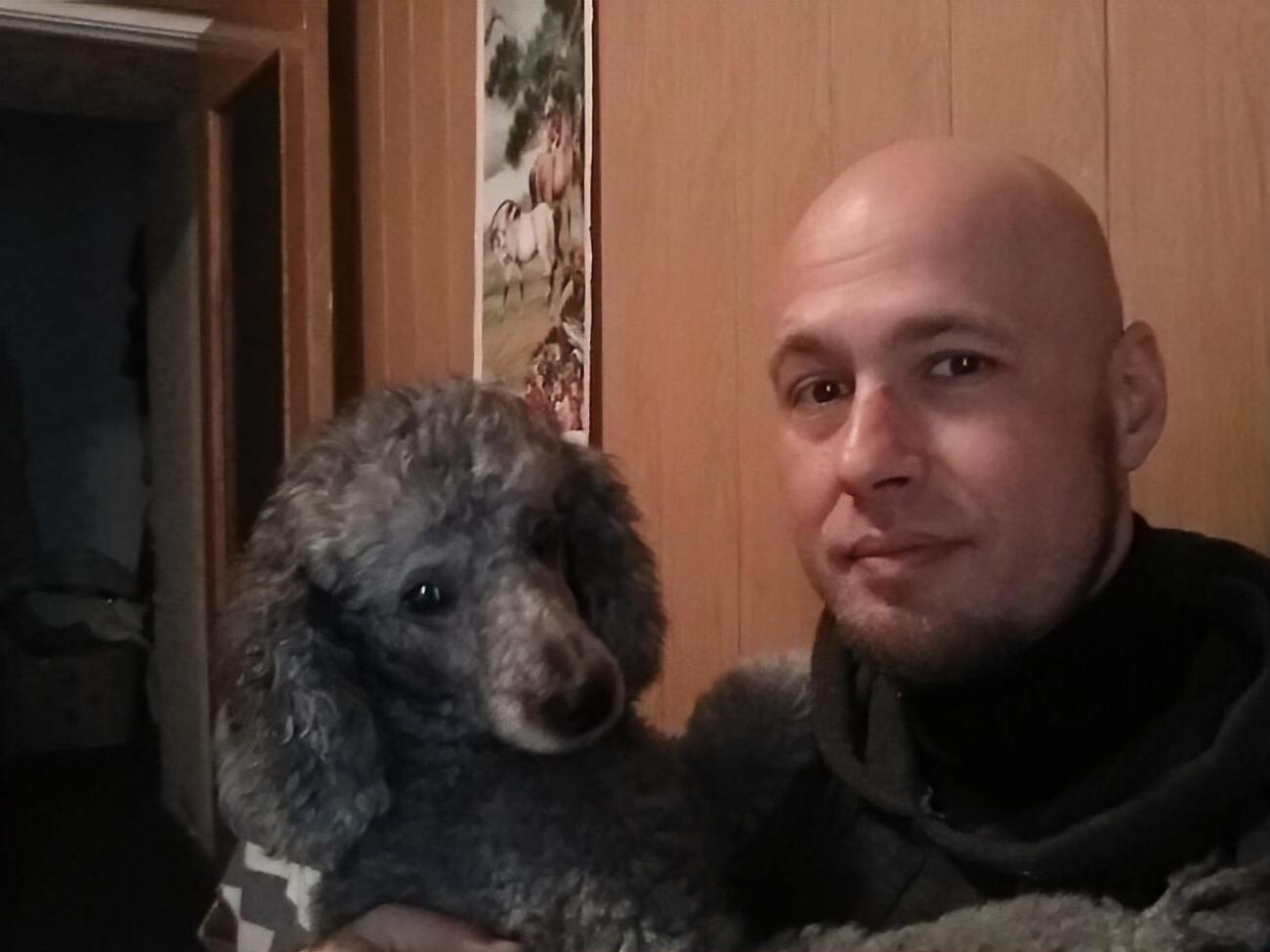 29 березня нардеп Гео Лерос оприлюднив відеозаписи, на яких Денис Єрмак (на фото) нібито обговорює питання призначення людей на державні посади
