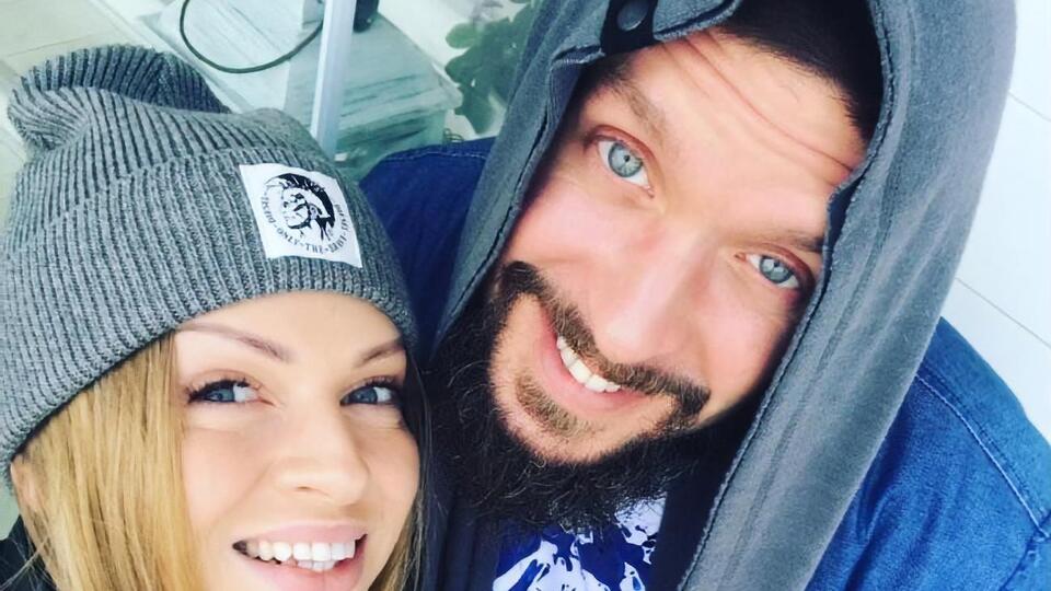 Глущенко заміжня за продюсером гурту "ТіК" Олегом Збаращуком