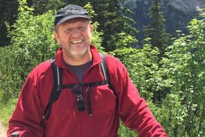 Схоже, ситуація настільки хрінова, що в Росії вже немає охочих керувати за жодні бабки. От і стаються у прем'єрів самостріли