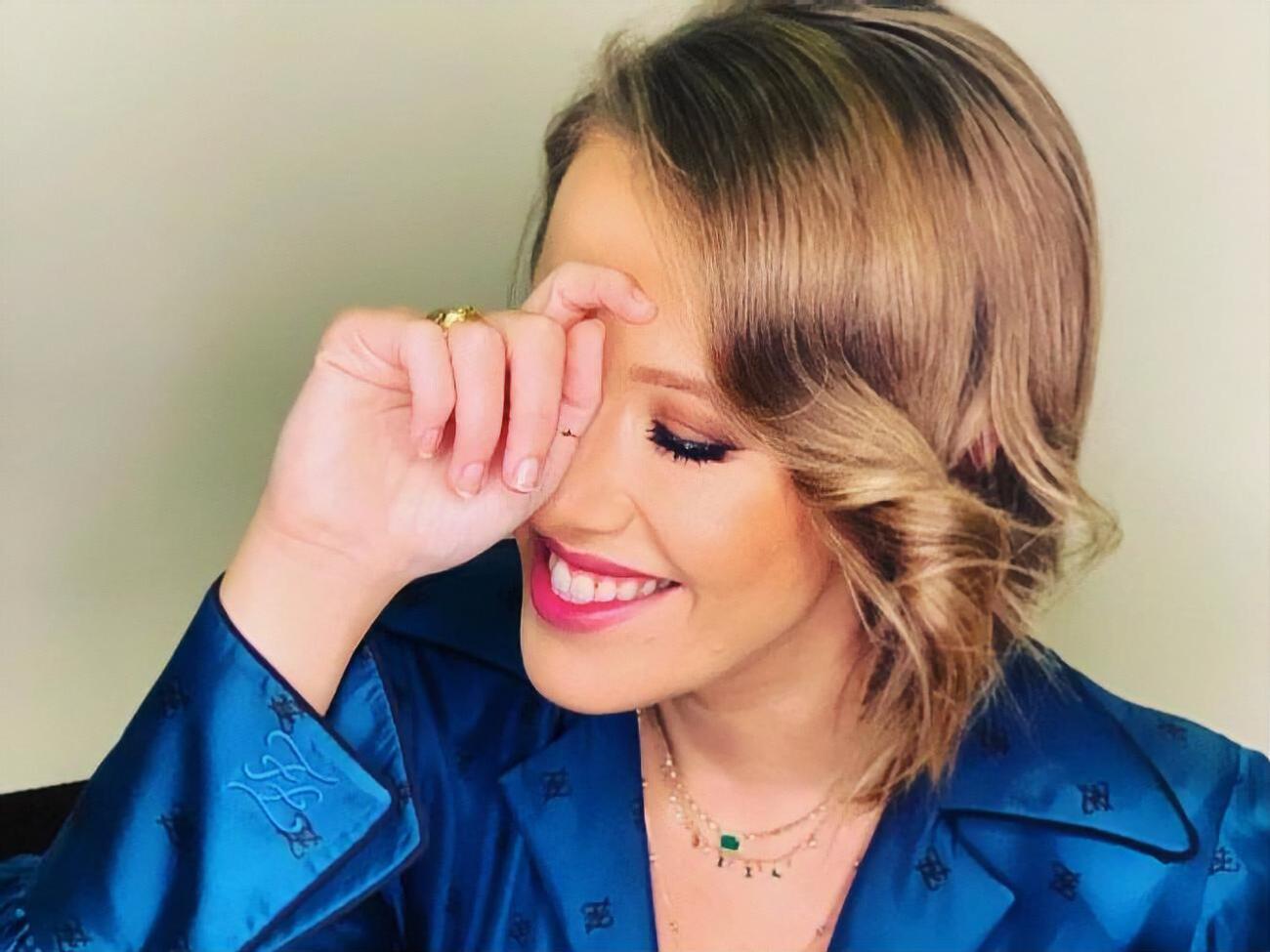 Трирічному синові Собчак Платону подобається, коли мати його годує