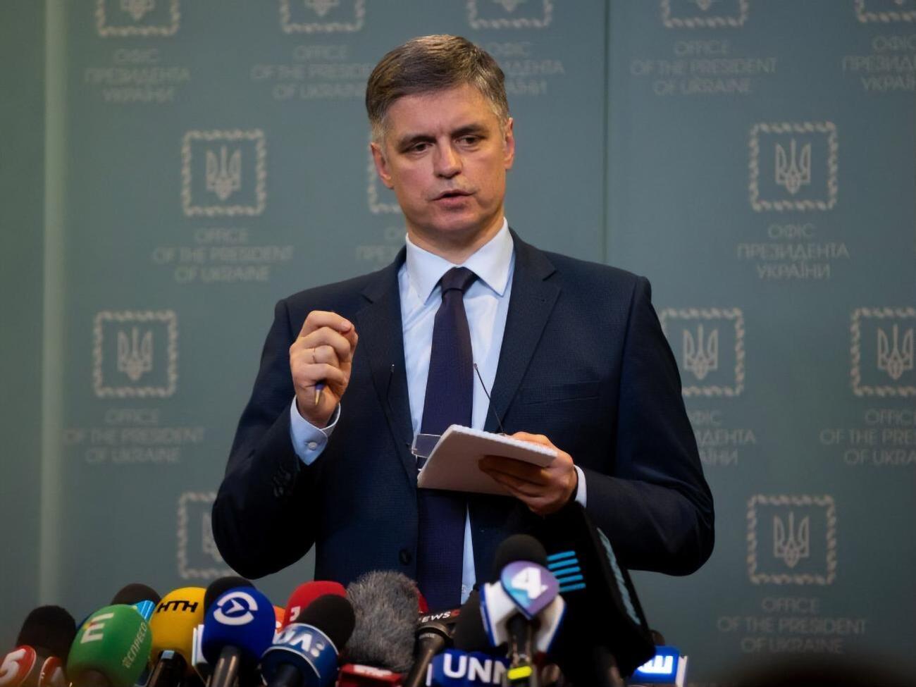 Пристайко заверил, что Украина "не может и не будет" запрещать выезд украинцев за границу