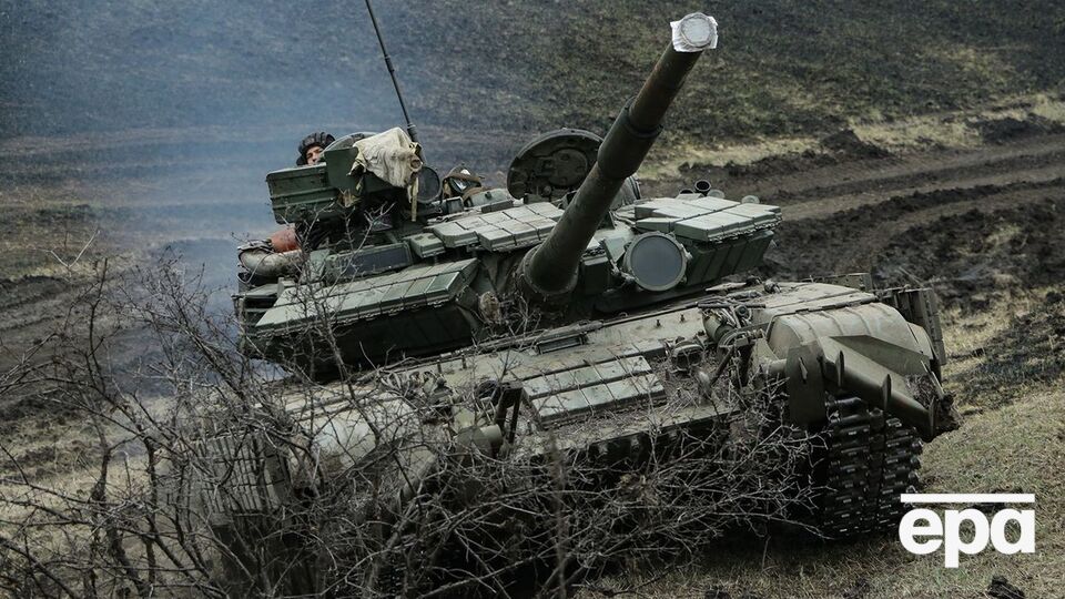 После полуночи российские оккупанты открывали огонь в районе Авдеевки и Орехово