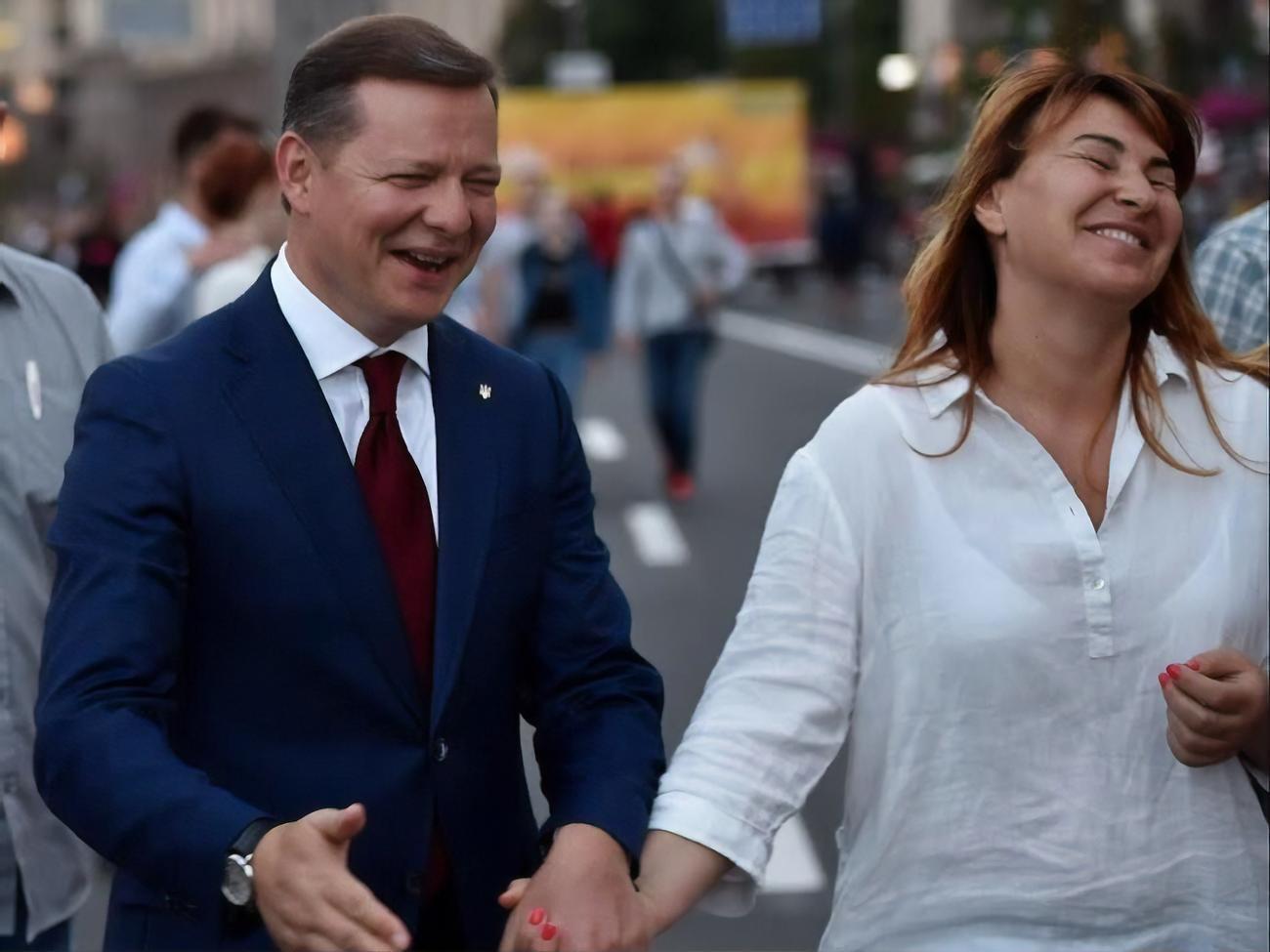 Подружжя розписалося 2 червня 2018 року після 20 років спільного життя