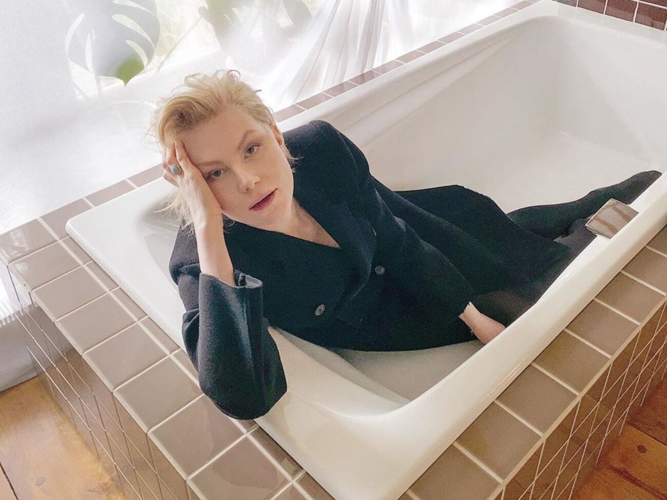 Литвинова прочитала новеллу, написанную в 1990-е годы