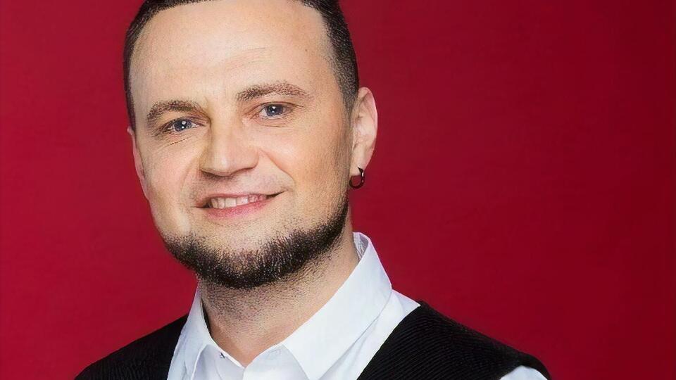 Квінта приблизно чотири роки практикує йогу