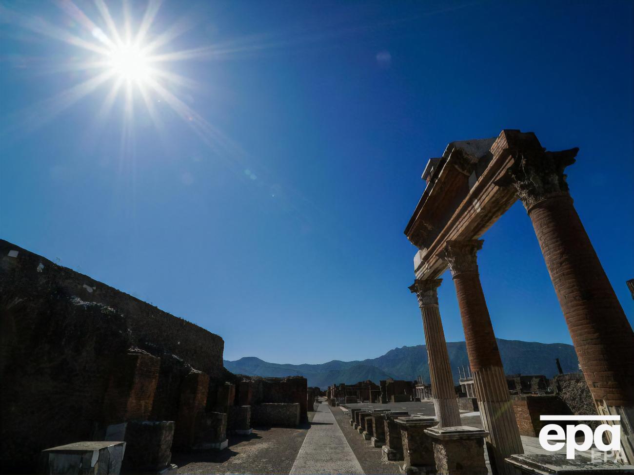 Страны готовятся открывать границы после пандемии, стали известны сроки. Инфографика