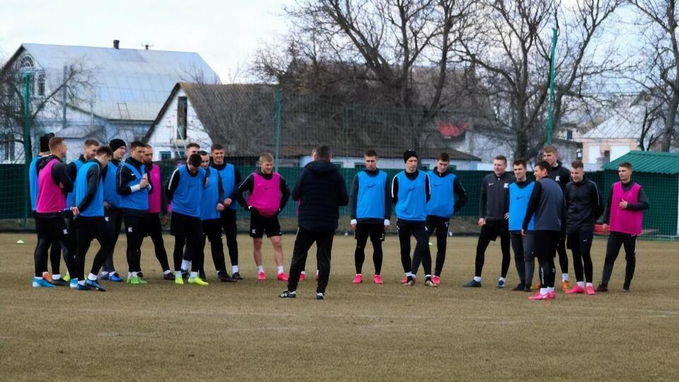 Игроки ФК "Колос" прошли тестирование на COVID-19, но к тренировкам пока не приступили