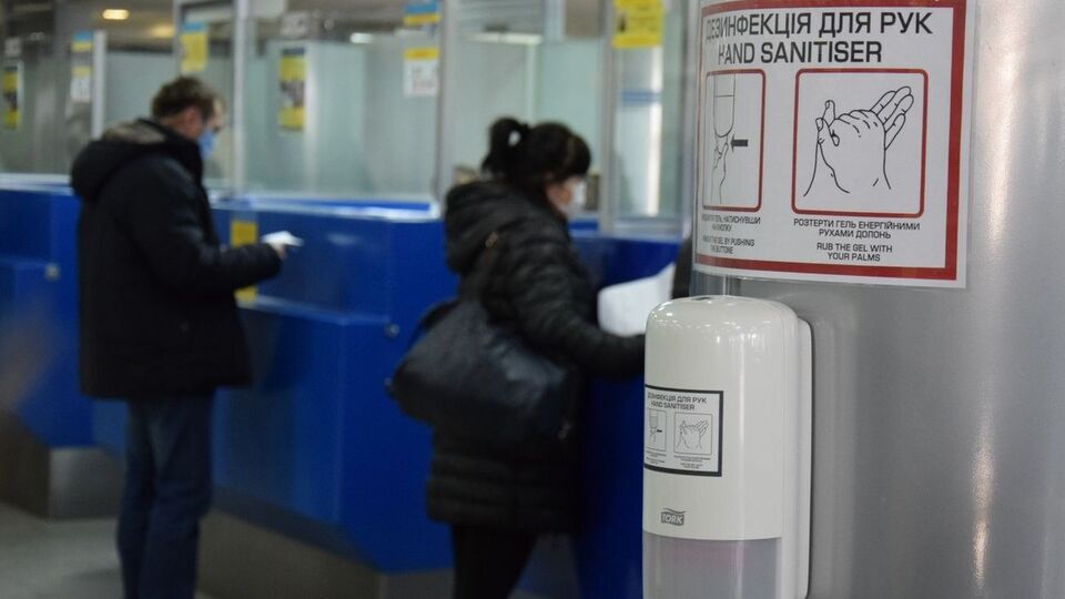 Загалом протягом минулої доби прикордонники оформили на в'їзд і виїзд приблизно 15,4 тис. громадян