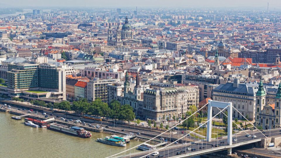 В Угорщині прем'єр-міністр Віктор Орбан дістав розширені повноваження на час надзвичайного стану через ситуацію з пандемією COVID-19