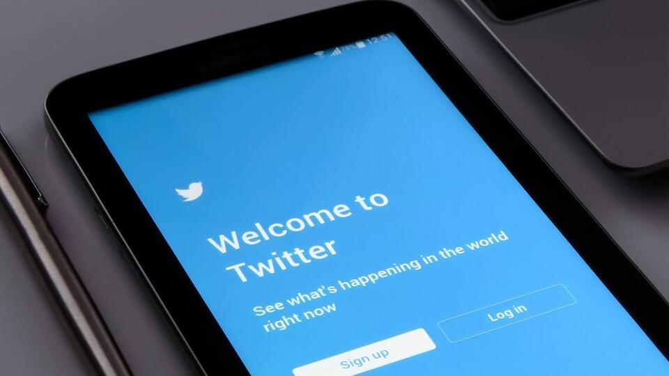 Twitter позначить усі пости про коронавірус, які можуть містити фейки