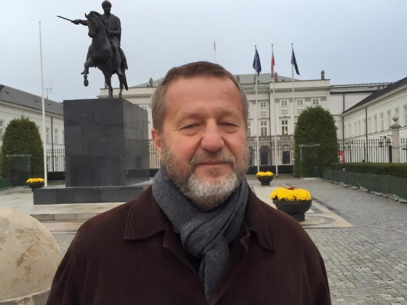 Кох: Идет постепенная "кимчениризация". Смотр песни и строя, бюсты, портреты, присяги, оды, оратории, романы, первая путинская премия, вторая... Вырастает ужасный культ Путина-Сталина