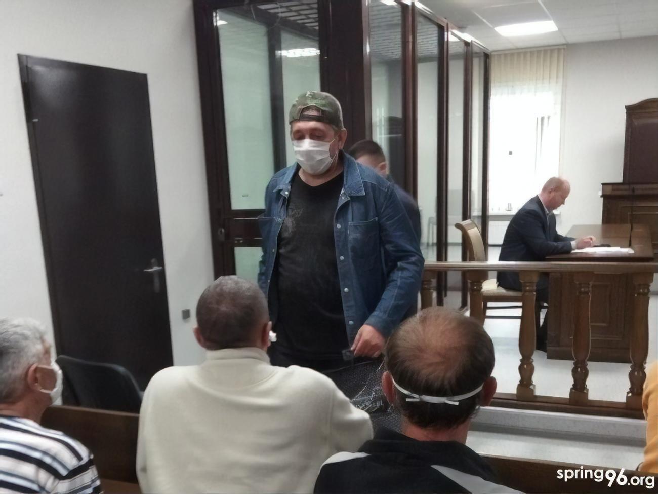 Блогер Петрухин отправился за решетку, несмотря на подозрение COVID-19