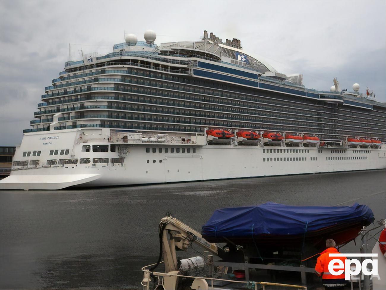 Судно Regal Princess застрягло в морі в березні після повідомлень про ймовірні випадки коронавірусу на борту