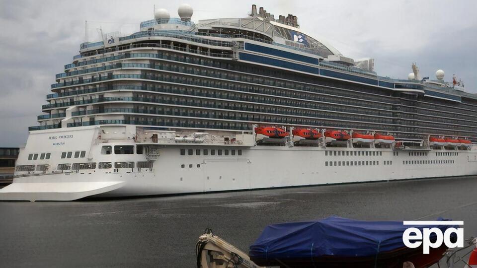Судно Regal Princess застрягло в морі в березні після повідомлень про ймовірні випадки коронавірусу на борту