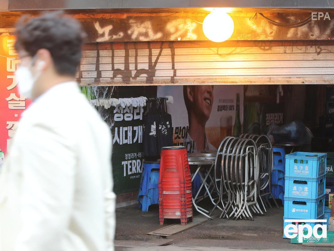 Из-за вспышки коронавируса власти Сеула приостановили работу клубов и баров