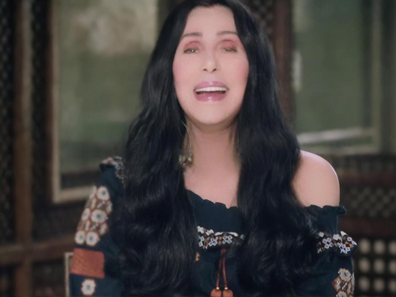 Ролик посвящен проблеме равного права на получение образования девочками в разных странах мира