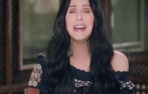 Ролик посвящен проблеме равного права на получение образования девочками в разных странах мира