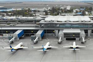 В общей сложности за прошедшие сутки украинские пограничники оформили на въезд и выезд 13,8 тыс. граждан