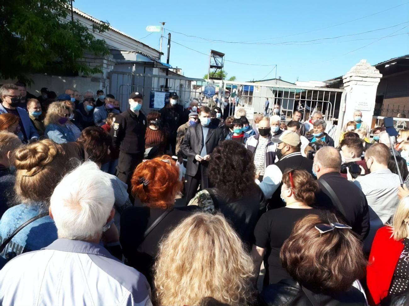 Мітингувальники збирали підписи під зверненням про незаконність закриття ринків