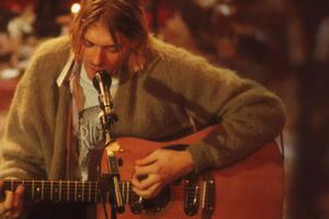 На гитаре, выставленной на торги, Кобейн играл 18 ноября 1993 года во время акустического концерта Nirvana в Нью-Йорке