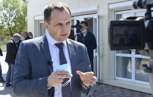 Работа рынков и регулярные пассажирские перевозки могут быть возобновлены при условии жесткого соблюдения карантинных требований, считает Боднар