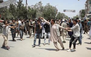 Террористы напали на роддом в Афганистане. Фоторепортаж