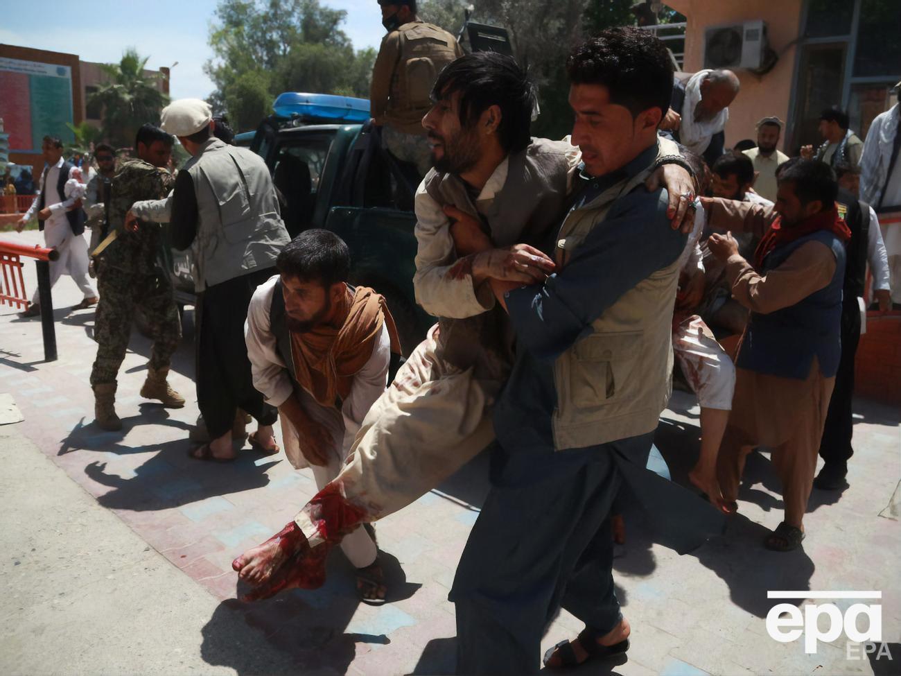 Взрыв произошел на похоронах полицейского офицера