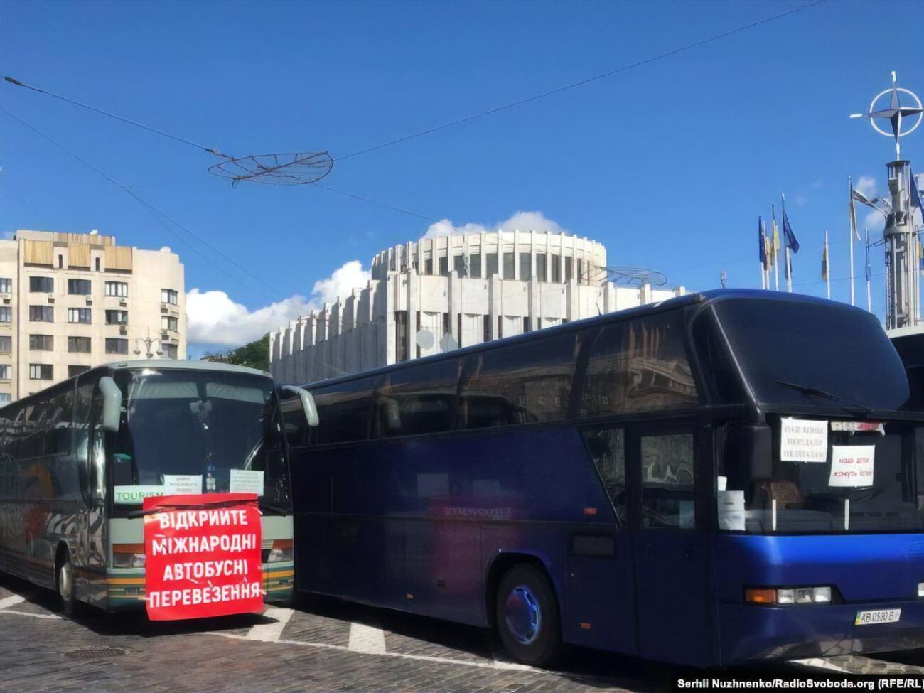 Через протест перевізників у центрі Києва утворилися затори