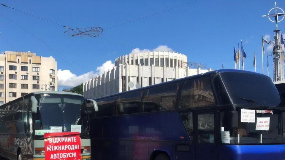 Через протест перевізників у центрі Києва утворилися затори
