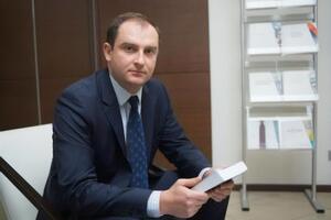 Верланов был уволен Кабмином с должности главы Госналоговой службы 24 апреля