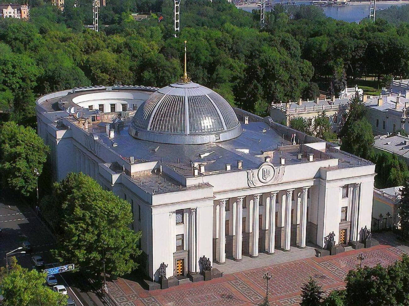 Народні депутати зібралися на позачергове засідання