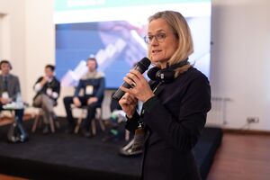 Фон Крамон: Сподіваюся, Зеленський продовжить демонструвати свою незалежність не тільки від Коломойського, але й від інших олігархів і тіньових акторів