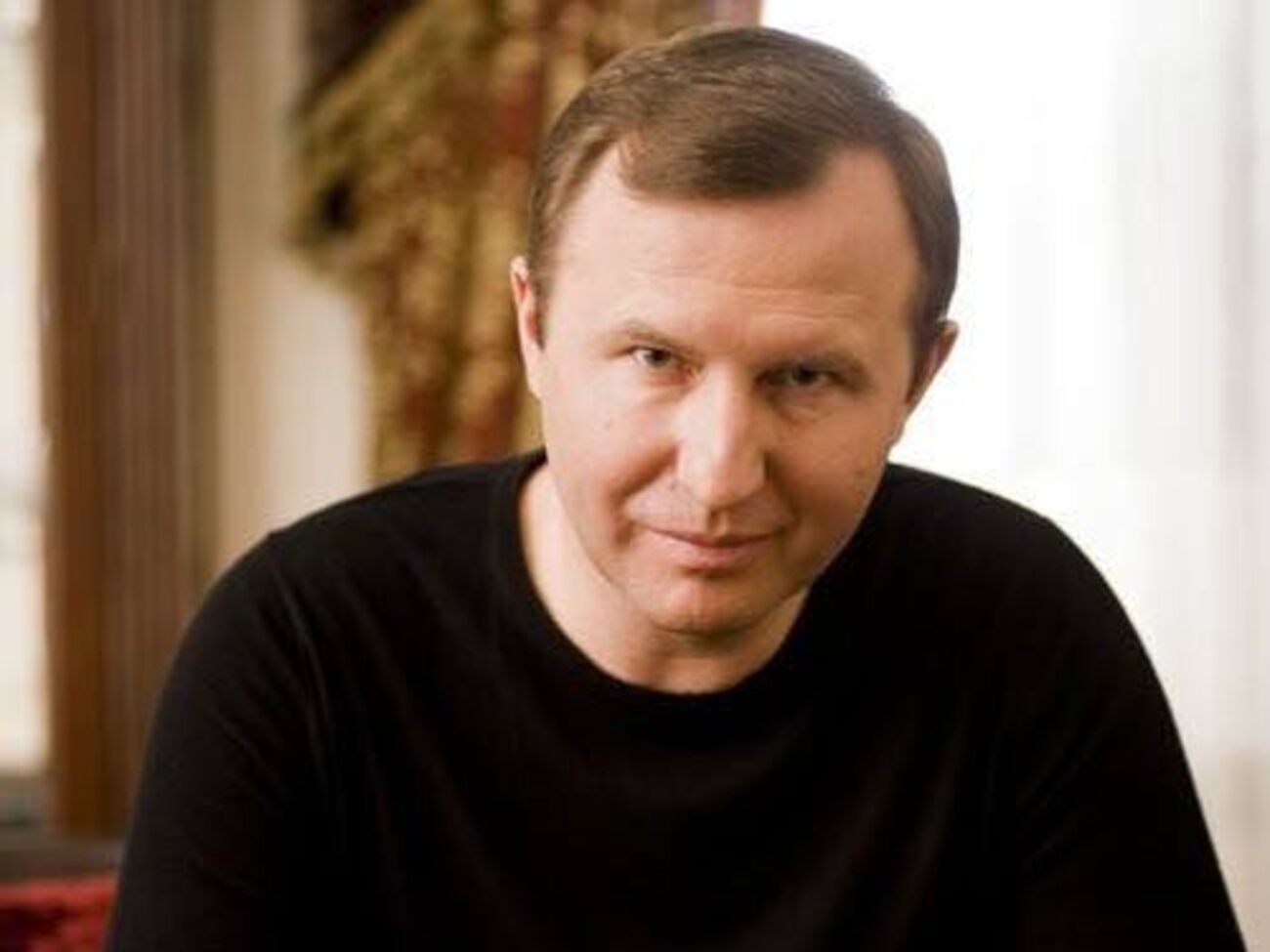 Гордону за інтерв'ю з Поклонською респект. Поки слідчі з Гааги їдуть до фігурантів, він робить їхню роботу