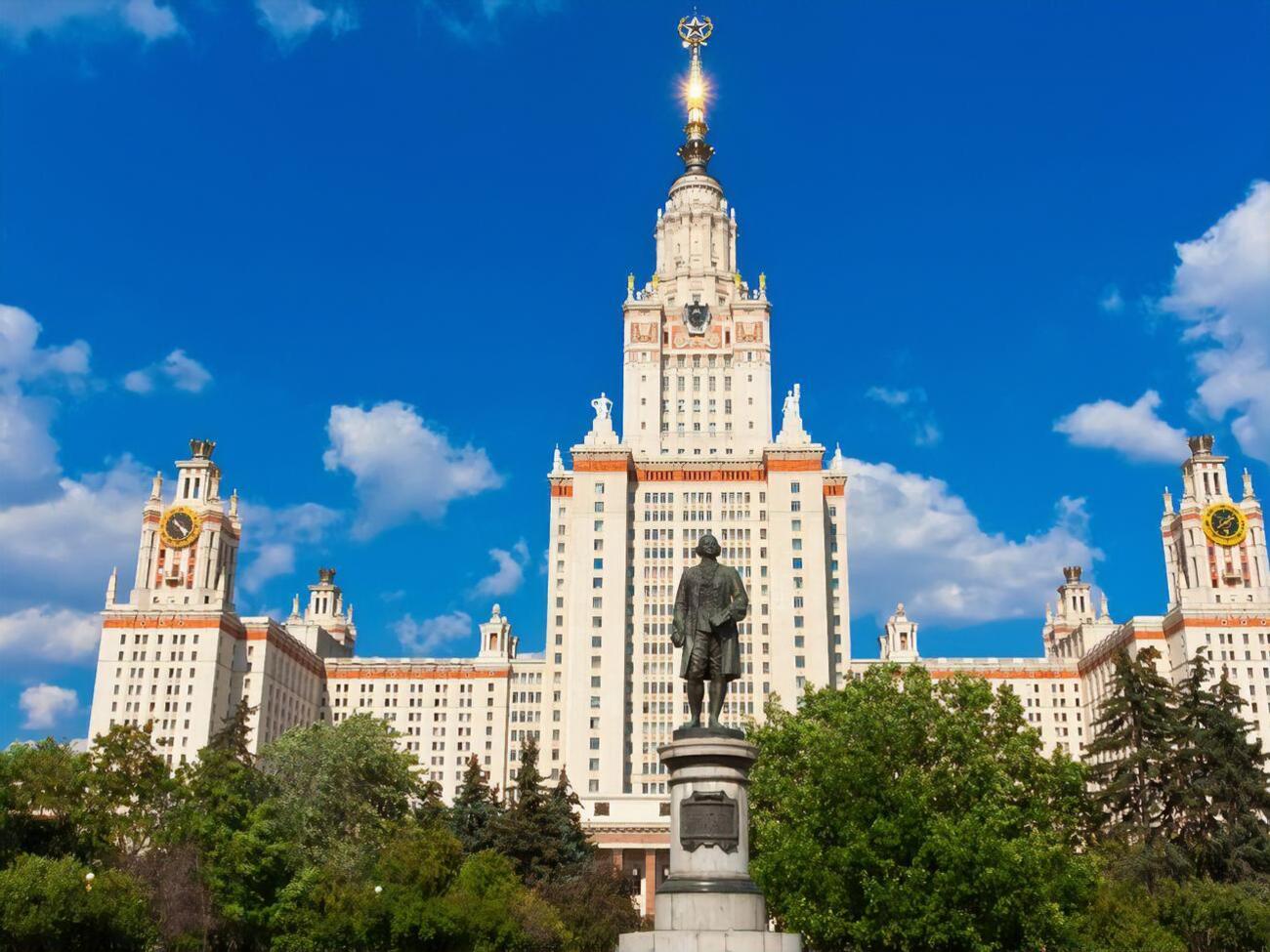 Студенты МГУ требуют наказания за приставания со стороны преподавателей