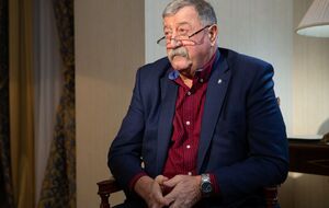 Лев: Эмигранты в США хотели не кушать, а слушать музыку. Они скучали по русскому чему-то. Еда русская в моем ресторане была, но она вся грузинская: шашлыки и прочее