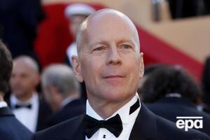 22 роки тому герой Вілліса врятував планету від загибелі