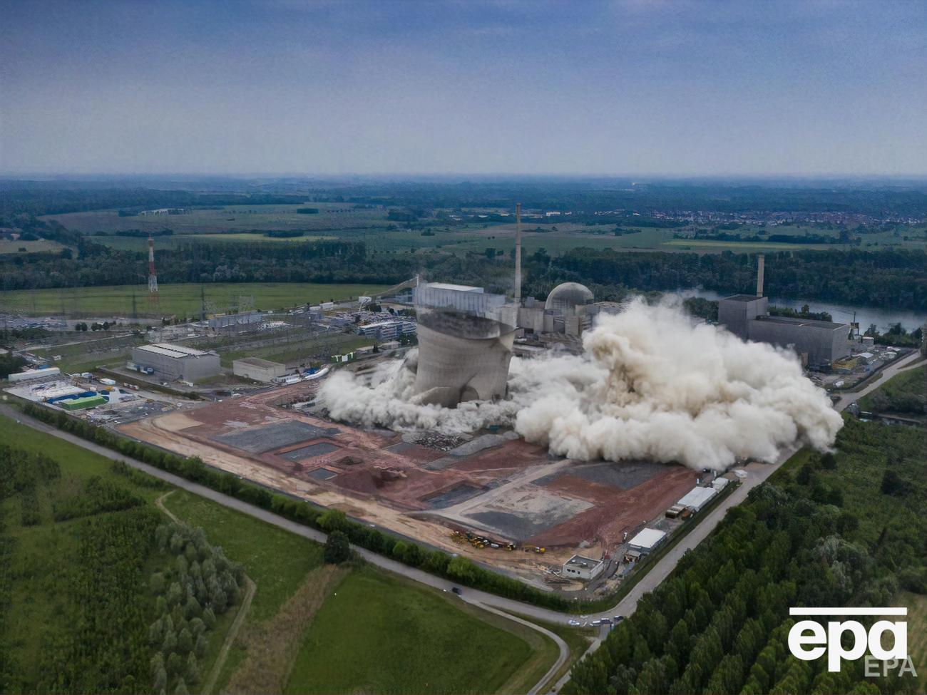 Вежі підірвали 14 травня