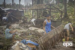 На Филиппины обрушился тайфун, власти эвакуировали более 140 тыс. человек. Фоторепортаж