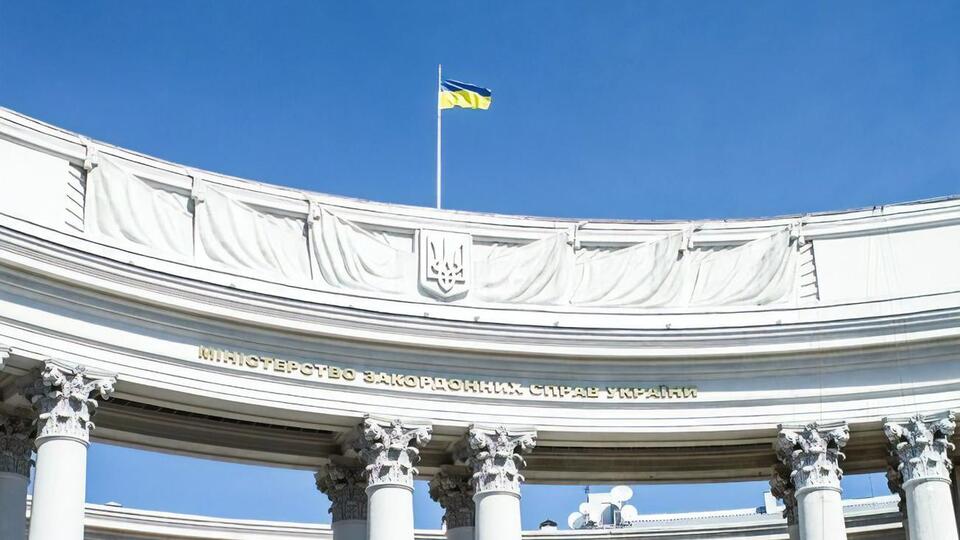 Посольства України у Великобританії, Ізраїлі, Латвії, Нідерландах, ФРН почали попередній запис через інтернет