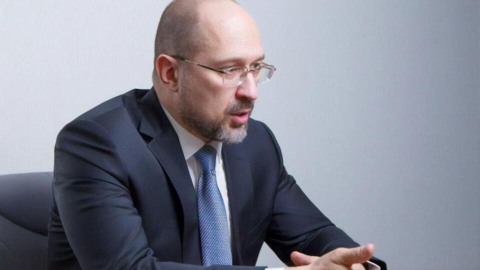 Шмигаль провів відеоконференцію з віцепрезидентом Єврокомісії Домбровскісом