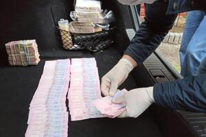 Прокуратура провела 13 санкционированных обысков