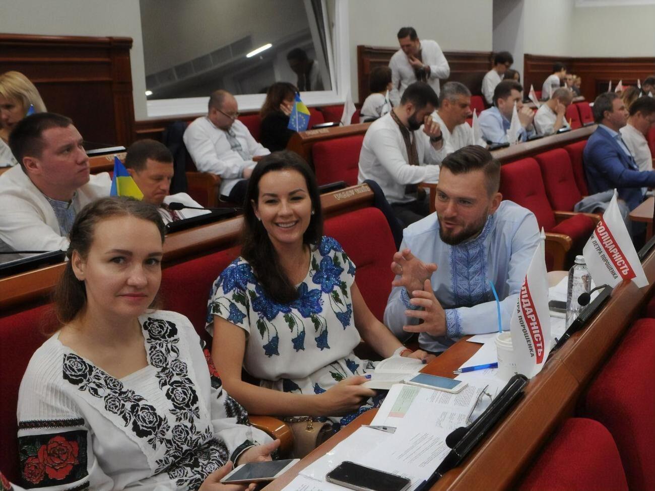 Найменше депутаток у  Житомирській &ndash; 12,4%, Черкаській &ndash; 10,5% і Закарпатській областях &ndash; 10%