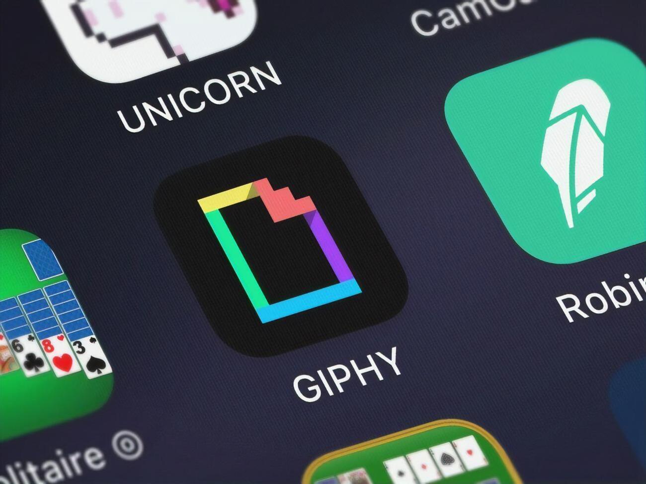 Facebook і раніше використовувала функціонал Giphy у своїх додатках